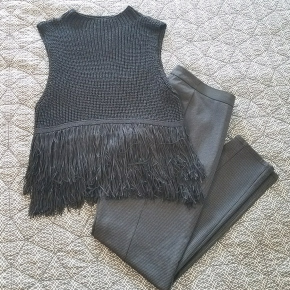 ANGL Tops - Knit top w fringe